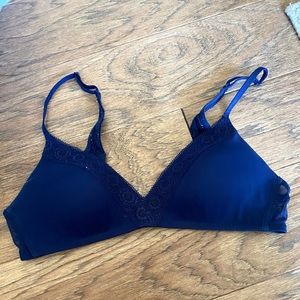Aerie Navy bra. No wires, with pretty trim sz 34b